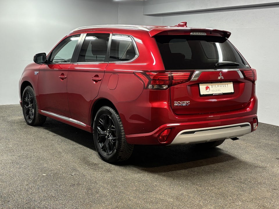 Mitsubishi Outlander 2,4 PHEV Inform+ CVT 4WD 5d