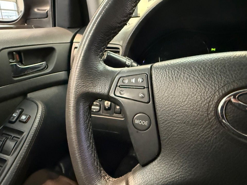 Toyota Avensis 2,0 Sol 4d