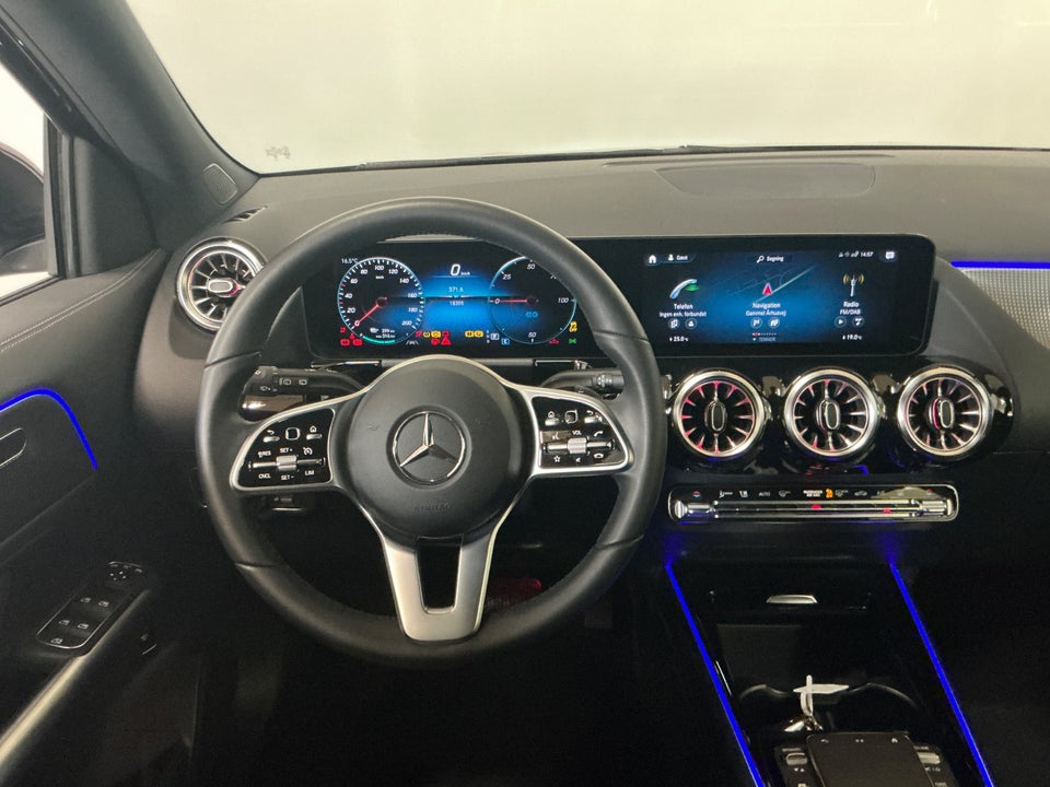 Mercedes EQA350 4Matic 5d