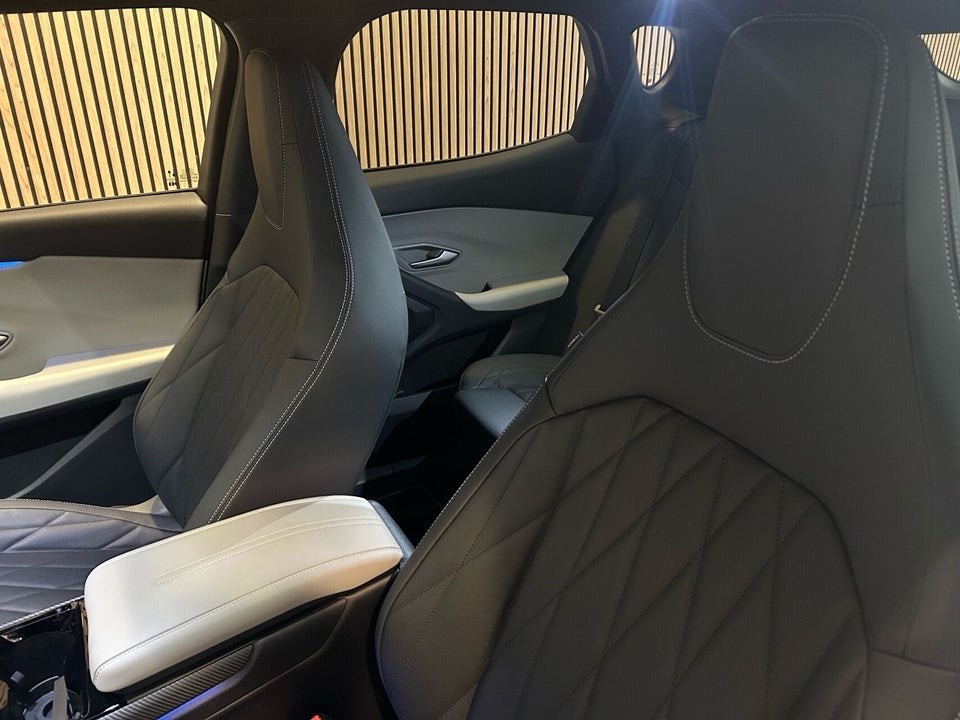 Ford Capri 79 Premium Extended Range AWD 5d