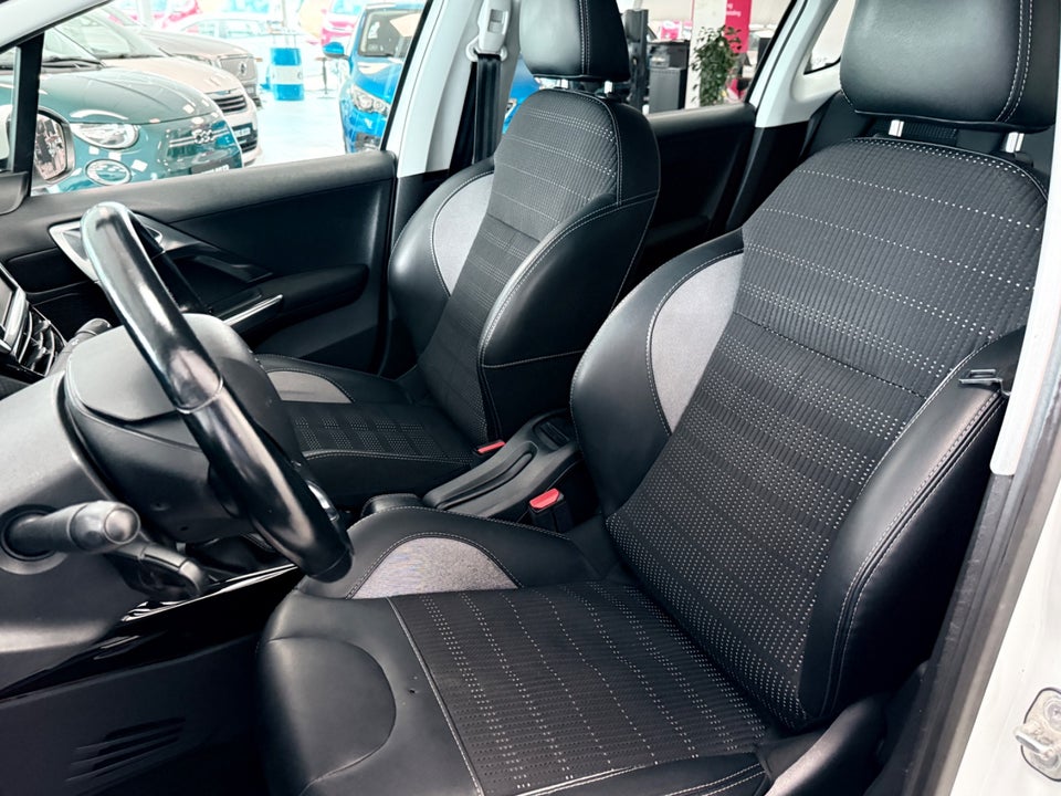 Peugeot 2008 1,6 BlueHDi 100 Allure 5d