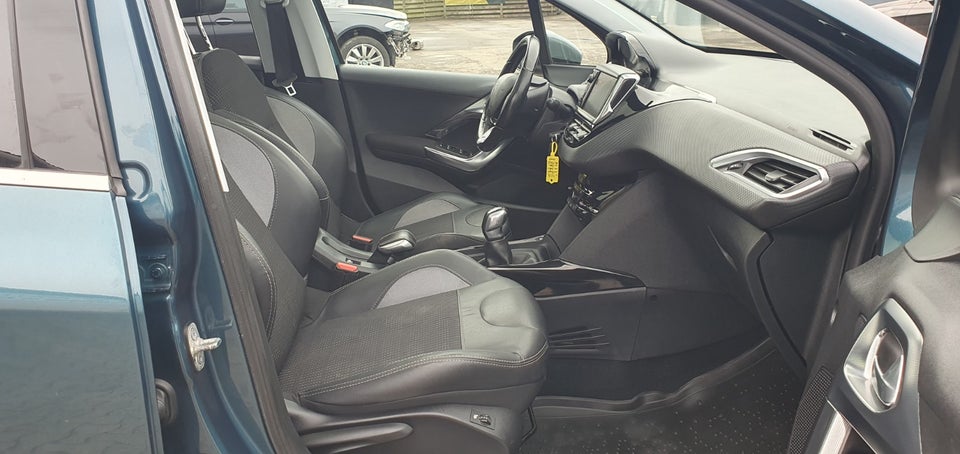 Peugeot 2008 1,2 e-THP 110 Allure Sky 5d