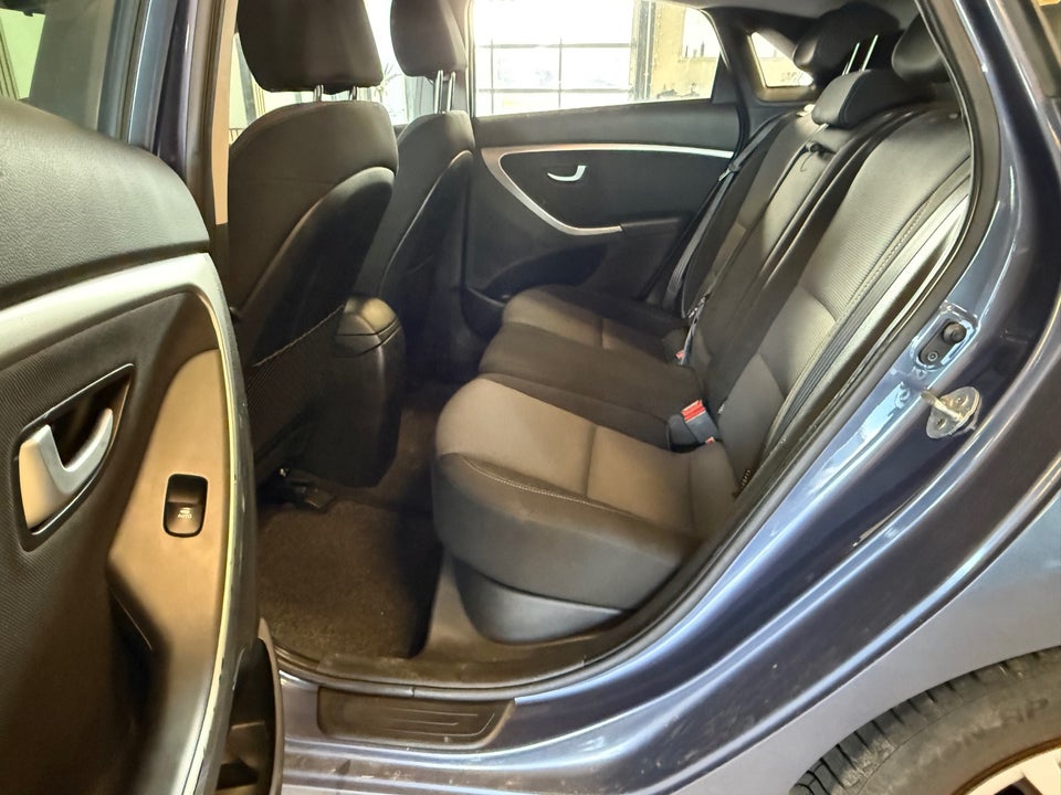 Hyundai i30 1,6 CRDi 110 Comfort Eco 5d