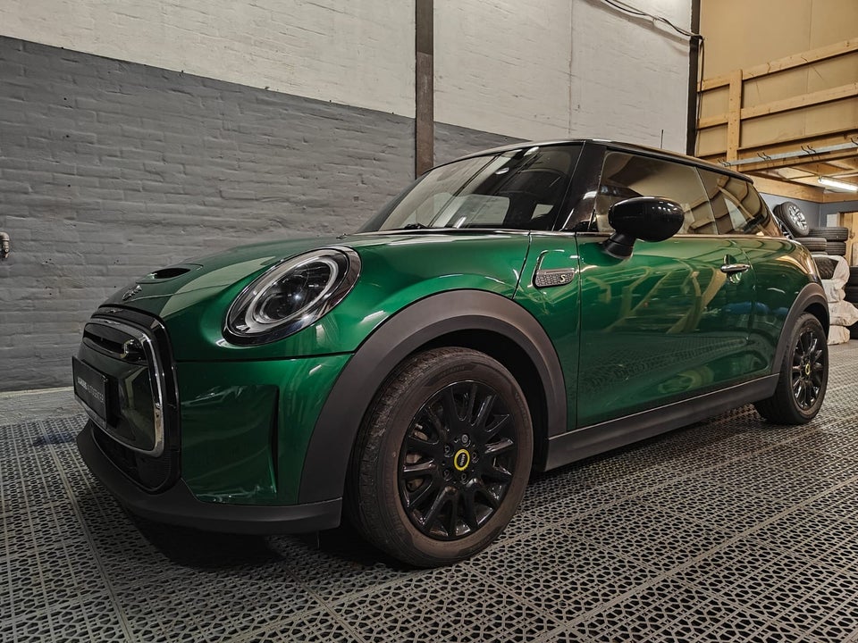 MINI Cooper SE Essential 3d