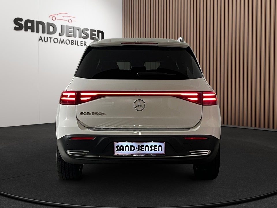 Mercedes EQB250+ Progressive 5d