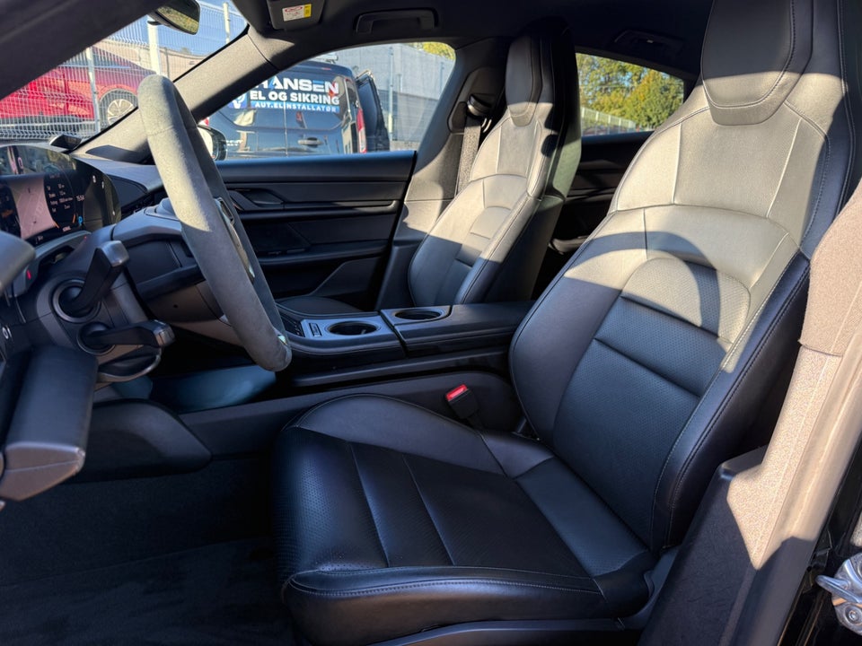 Porsche Taycan Performance+ 4d