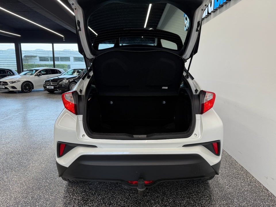 Toyota C-HR 1,8 Hybrid C-ENTER CVT 5d