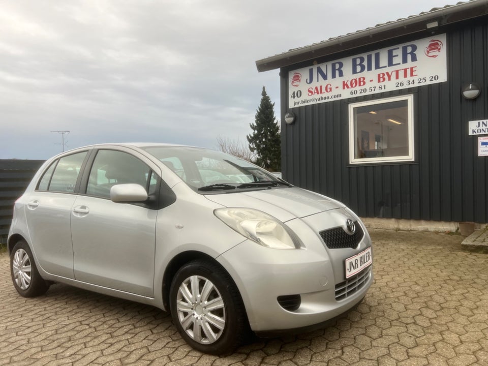 Toyota Yaris 1,3 Sol 5d