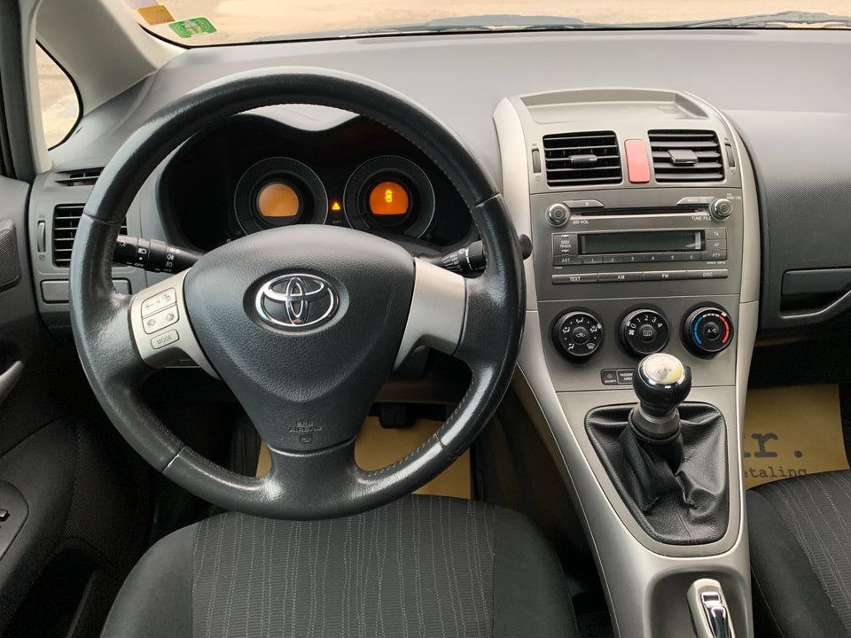 Toyota Auris 1,6 Luna 5d