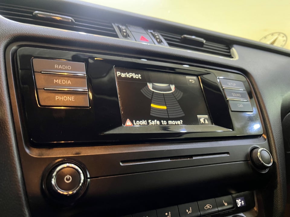 Skoda Octavia 2,0 TDi 150 Ambition DSG 5d