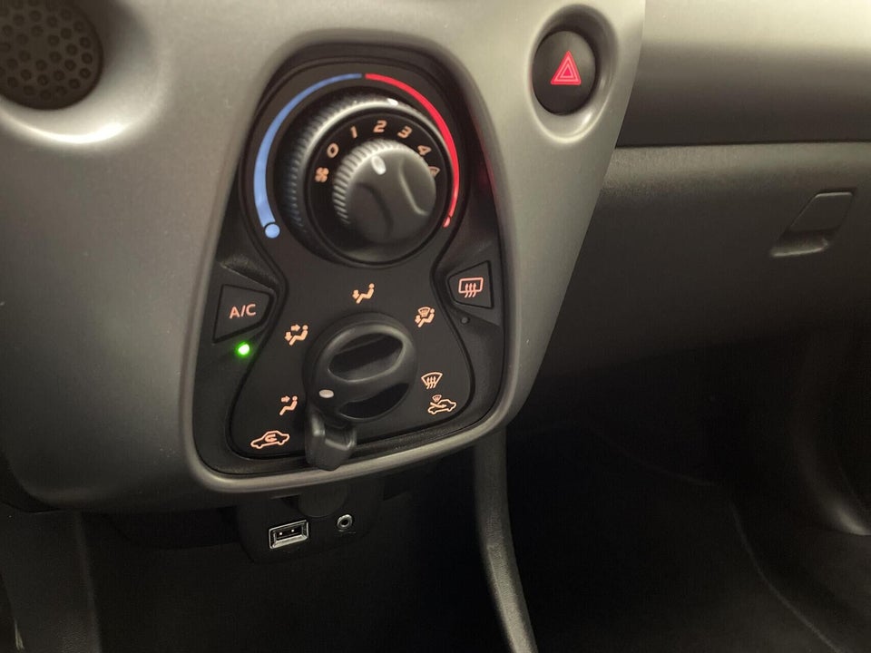 Toyota Aygo 1,0 VVT-i x-plore 5d