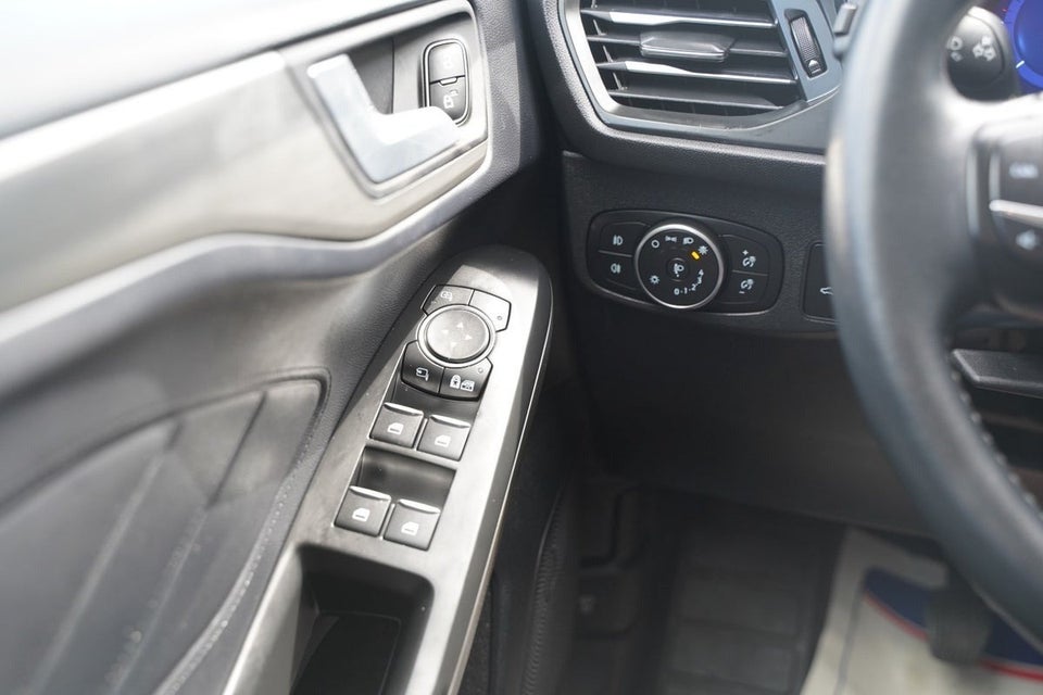 Ford Focus 1,0 EcoBoost mHEV Titanium 5d