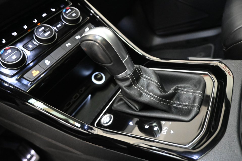 VW Touran 1,8 TSi 180 R-line DSG 7prs 5d