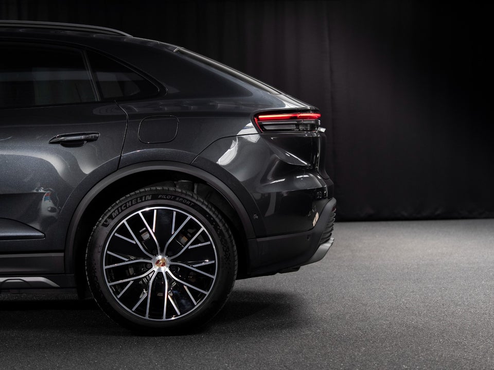 Porsche Macan 4 5d
