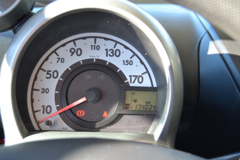 Peugeot 107 1,0 Champion Air 5d