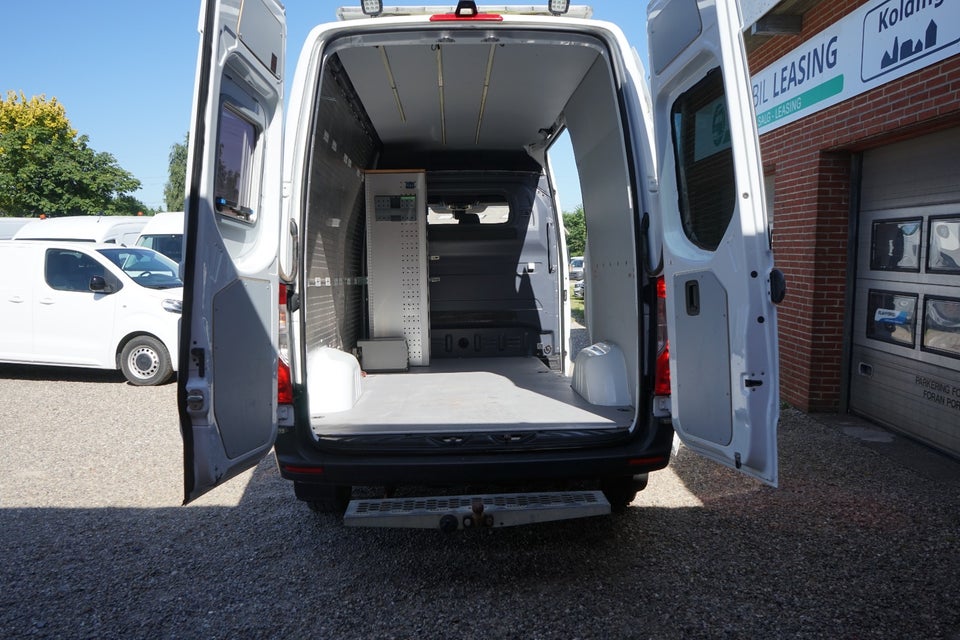 Mercedes Sprinter 317 2,0 CDi A2 Kassevogn aut. RWD