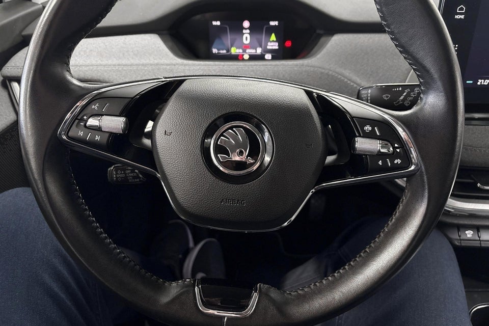 Skoda Enyaq 50 iV Loft 5d