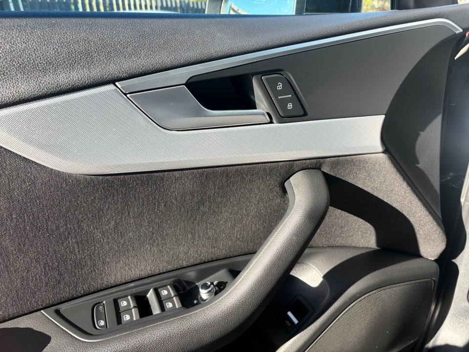 Audi A4 40 TFSi Advanced Avant S-tr. 5d