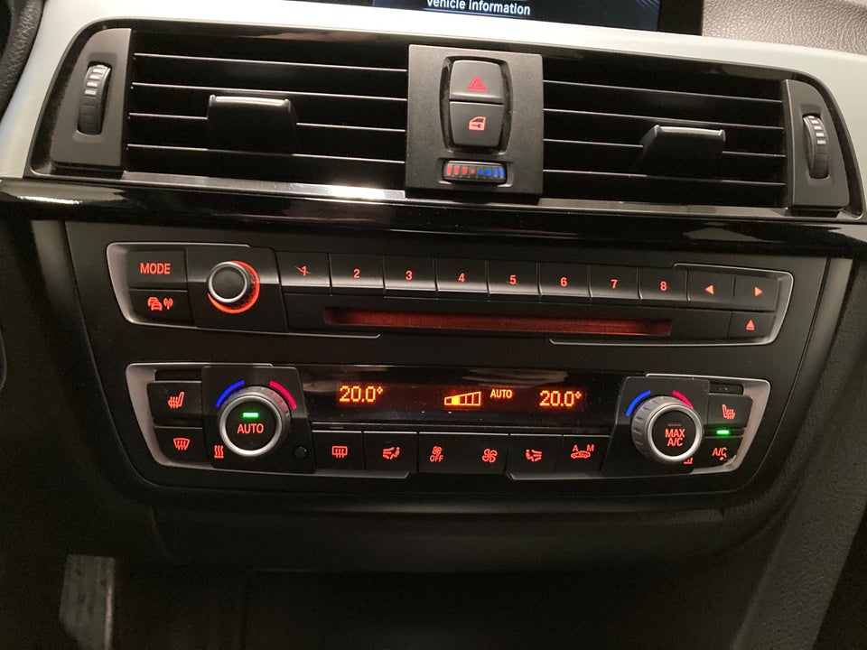 BMW 330d 3,0 Touring Sport Line aut. 5d