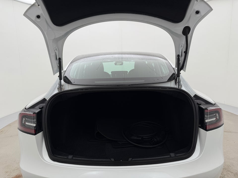 Tesla Model 3 Long Range AWD 4d