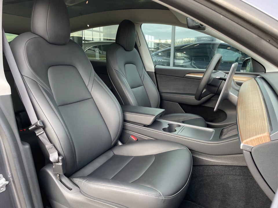 Tesla Model Y Long Range AWD 5d