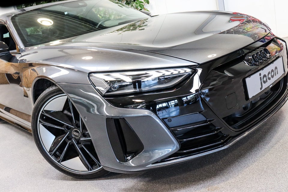 Audi e-tron GT quattro 4d