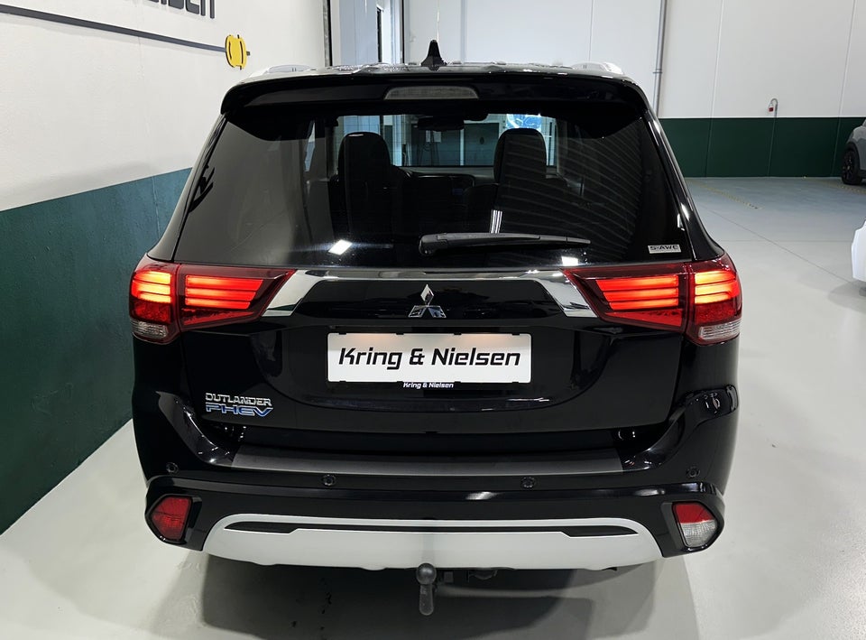 Mitsubishi Outlander 2,4 PHEV Intense CVT 4WD 5d