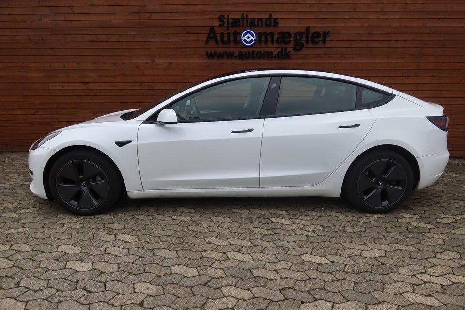 Tesla Model 3 RWD 4d