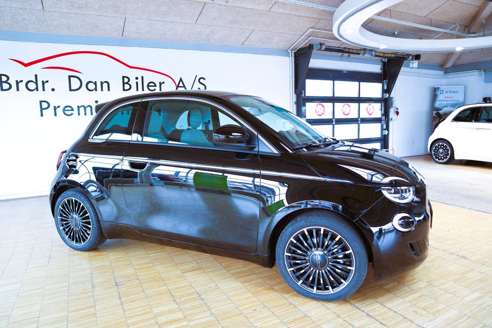 Fiat 500e 42 la Prima by Bocelli 3d