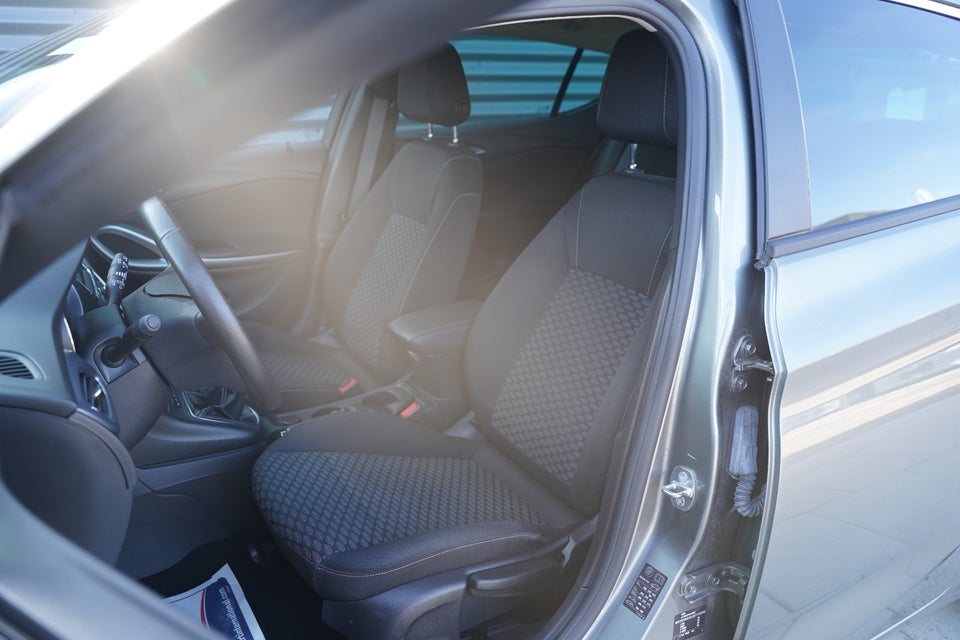 Opel Astra 1,0 T 105 Enjoy 5d