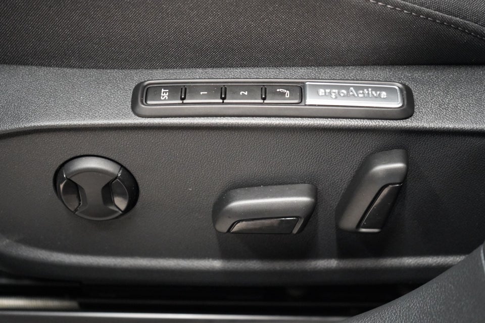 VW Golf VIII 1,5 eTSi 150 Style DSG 5d