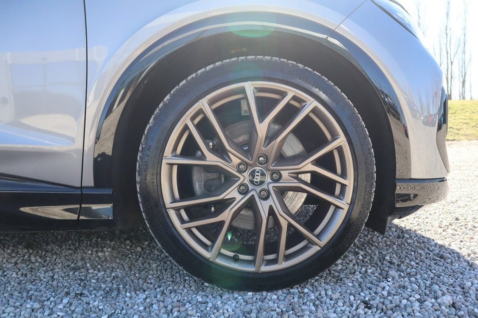 Audi Q4 e-tron 45 S-line quattro 5d
