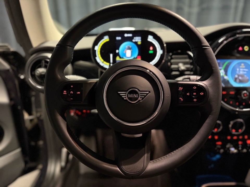 MINI Cooper SE Classic Trim 3d