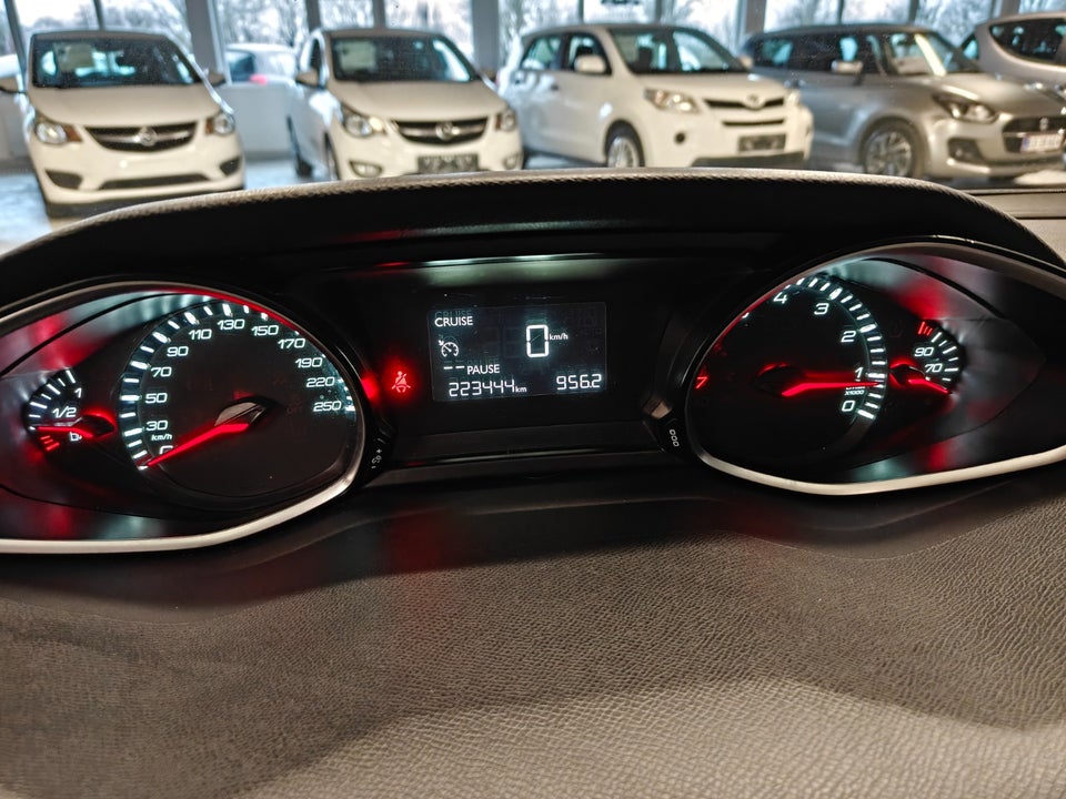 Peugeot 308 1,2 VTi 82 Active 5d