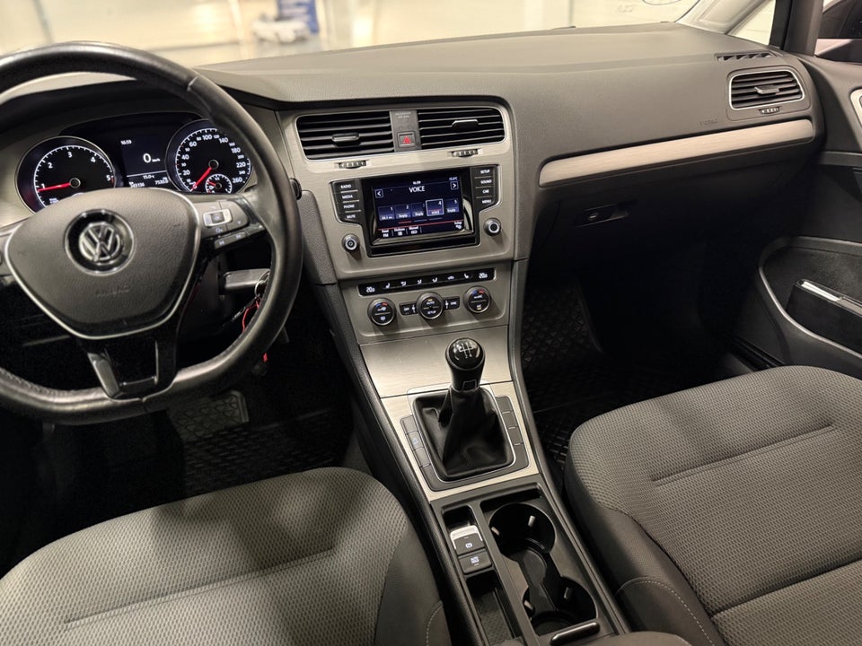 VW Golf VII 1,6 TDi 105 Comfortline BMT 5d