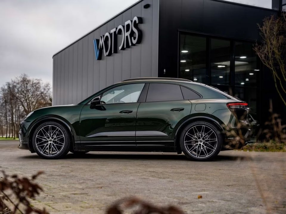 Porsche Macan Turbo 5d