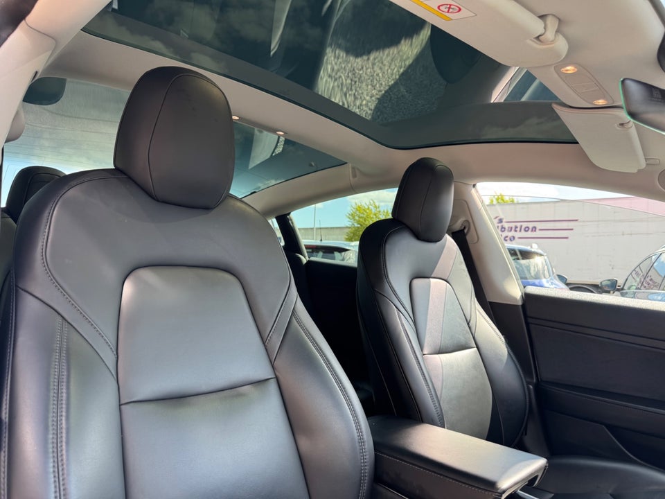 Tesla Model 3 Standard Range+ RWD 4d