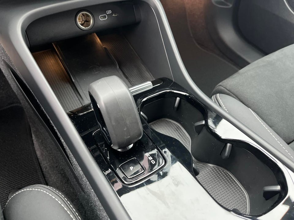 Volvo XC40 ReCharge Extended Range Plus 5d