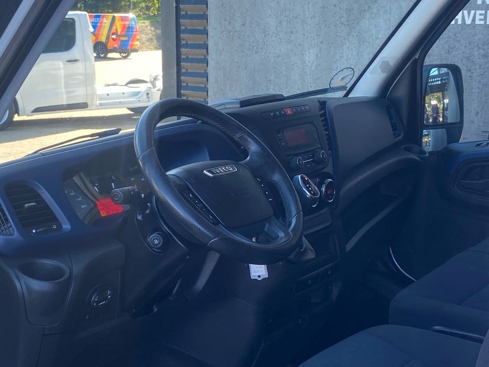 Iveco Daily 2,3 35S16 12m³ Van AG8