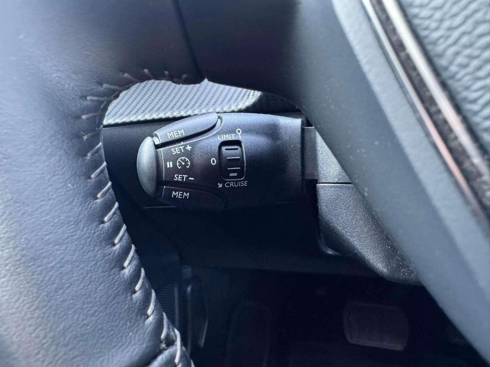 Peugeot e-208 50 Allure 5d