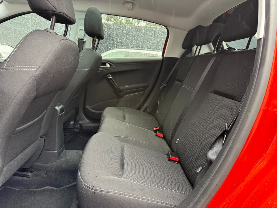 Peugeot 208 1,2 VTi 82 Allure 5d