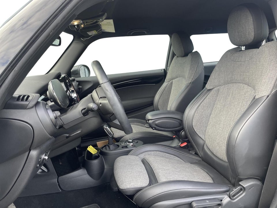 MINI Cooper SE Classic Trim 3d