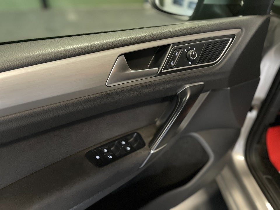 VW Golf Sportsvan 1,6 TDi 110 Comfortline BMT 5d