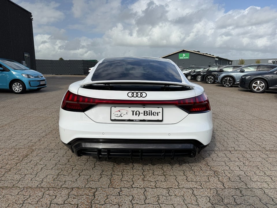 Audi RS e-tron GT quattro 4d