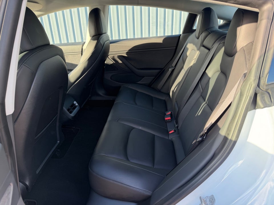 Tesla Model 3 Long Range AWD 4d