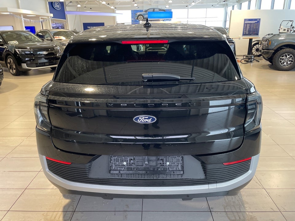 Ford Explorer 77 Premium Extended Range 5d