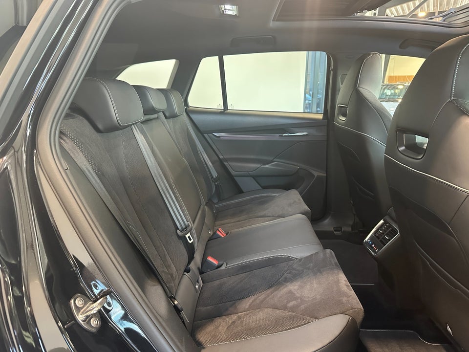 Skoda Enyaq 80x iV Sportline 5d