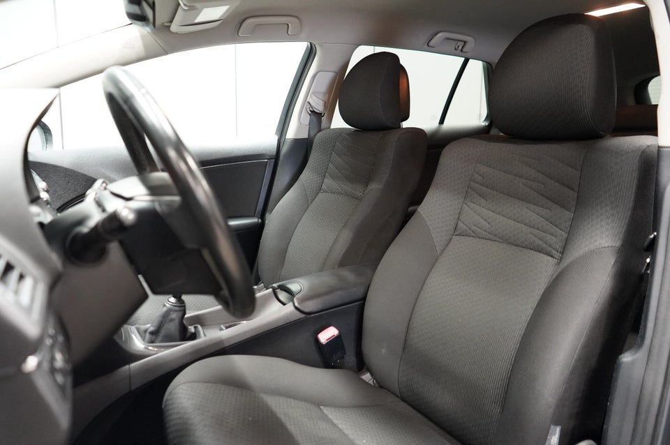 Toyota Avensis 2,0 VVT-i T3 stc. 5d