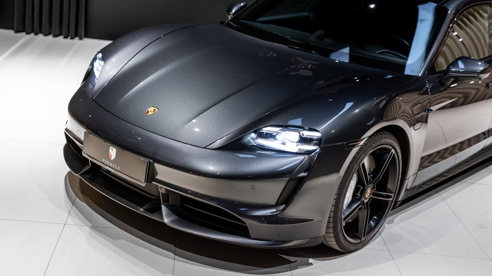 Porsche Taycan Turbo Performance+ 4d