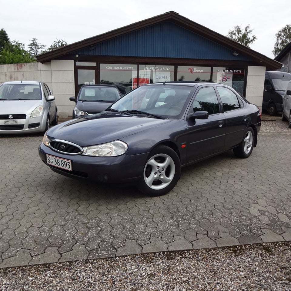 Ford Mondeo 1,8 Expressive 5d